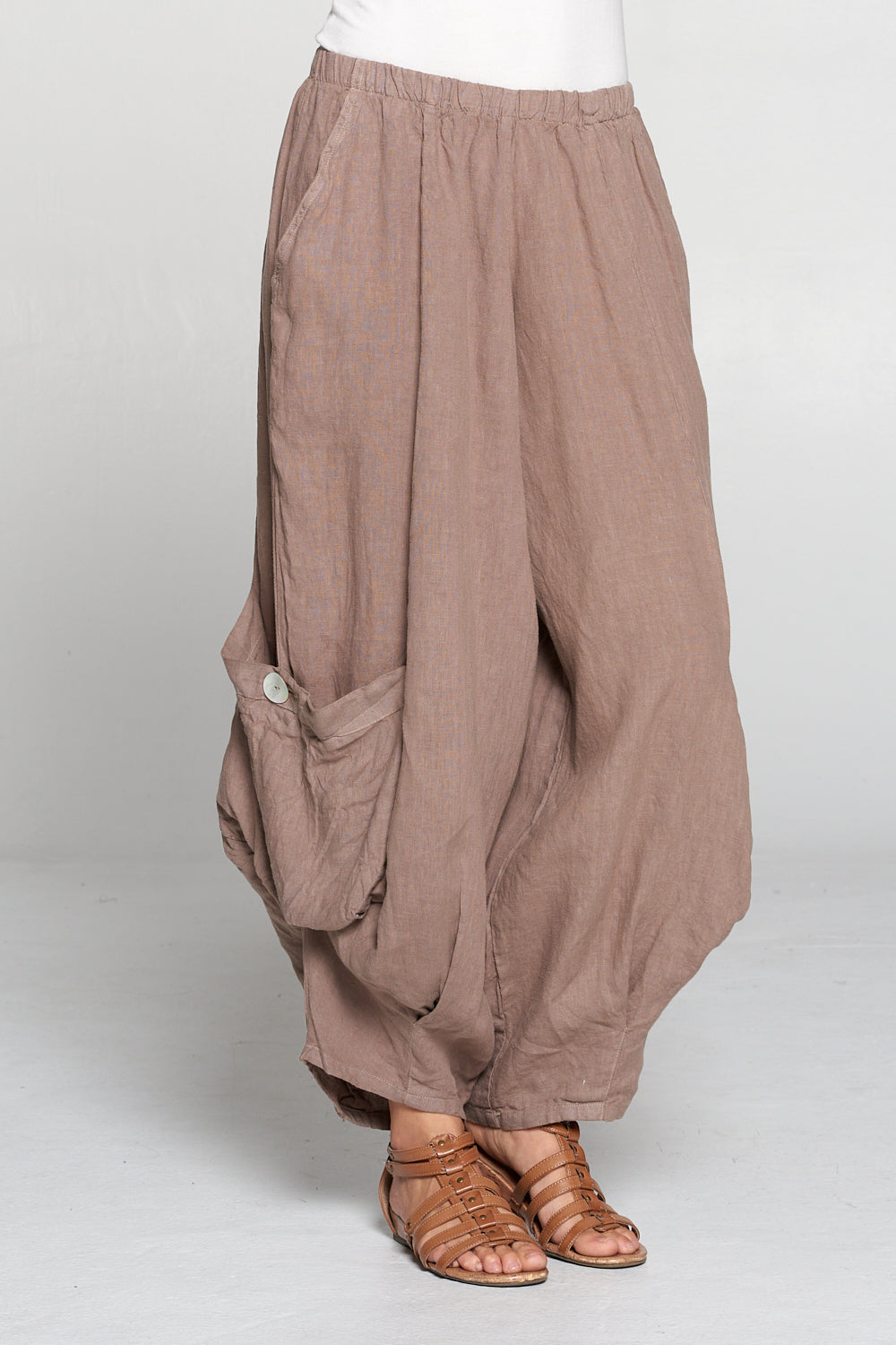 Match Point Linen Big Side Pockets with Button Pants HLP113
